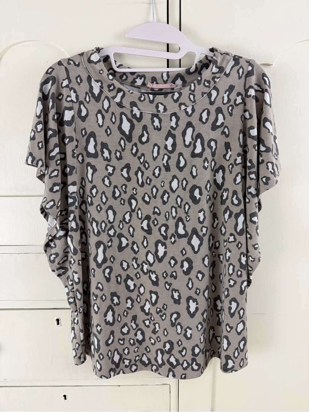 Ces Femme Women's Taupe Leopard Print Short Sleeve Top Medium